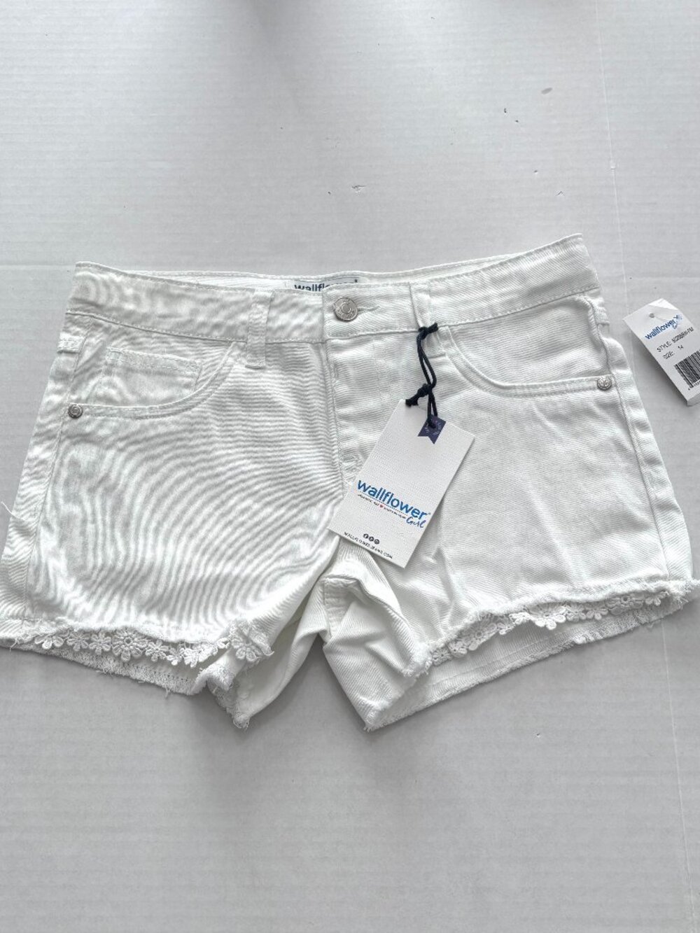 NWT Wallflower Girls White Shorts Size 14